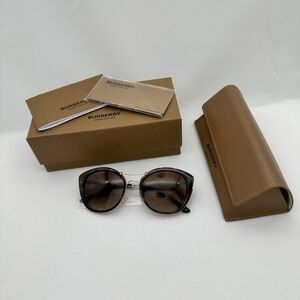 [[NWOT]] BURBERRY Sunglasses